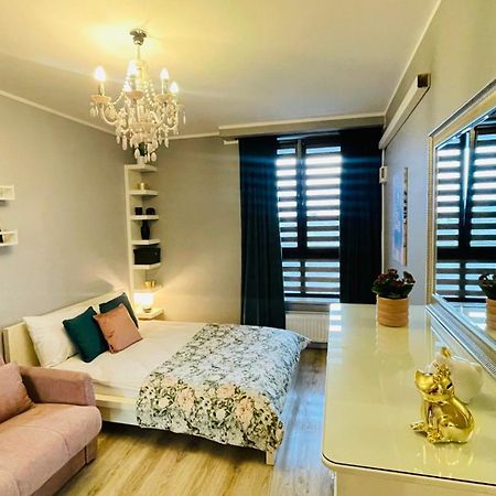 Apartament Millennium La Tour Warszawa Zewnętrze zdjęcie