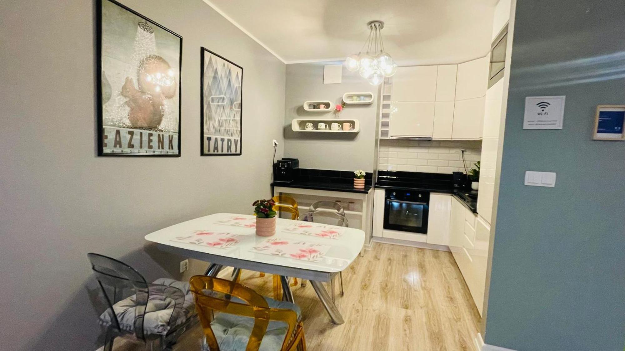 Apartament Millennium La Tour Warszawa Zewnętrze zdjęcie